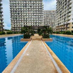 J&J Mactan Stays with Netflix, Pool & Paid Parking