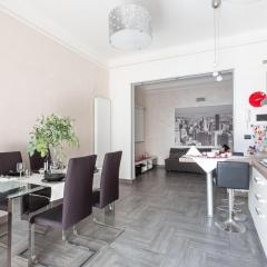 QHouse by BarbarHouse