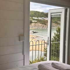 Cwtch Glanmordy by Aberporth Beach Holidays