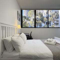 Efficient 2 bedrooms Apt with 3 Beds