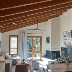 Gold Bend Bliss Short Drive to Beaches & Golfing