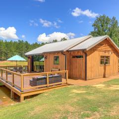Upscale Cabin Comfort in Thomaston with 2 Decks!