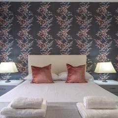 Encantadora Casa De Dos Plantas En Pleno Centro