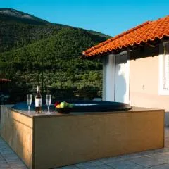 Villarose Suite HotTub SunsetView