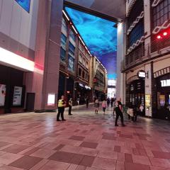 Bee City Cosy Stay - Near Train Stations and Shopping Centre with Paid Private Parking, 500Mbps Internet and Netflix