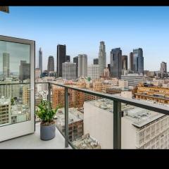 Stunning 3BR High Rise Pool, Spa & Rooftop Views