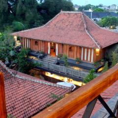 Omah Sinten Heritage Hotel & Resto