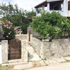 Cozy Apartment In Stivan With House A Panoramic View