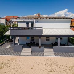 Apartments Villa Skundric