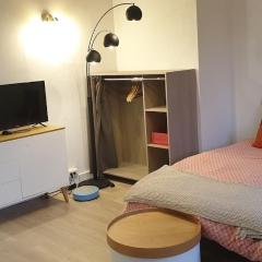 apartment building features laundry facilities