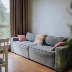 Quiet 1BR Retreat 2min to Transit and Shops