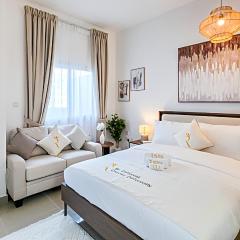 Peach Bliss Studio - Balcony Stay in Al Reef