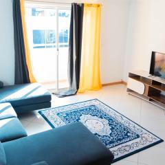 Palmarejo, Apartamento T2 no Prédio Rosa Trás de pão quente