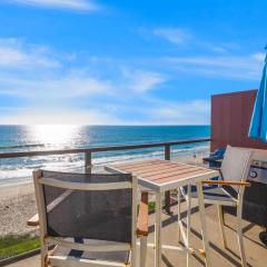 3009 Ocean Street A Beachfront condo with balcony & deck