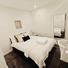 2 bedroom flat in Putney by the River