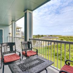 Walk to Beach Condo with Bay View in Galveston