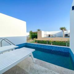 Bright Studio PH Downtown with Private Pool and Terrace