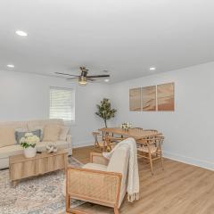 Beachside 5BR 5BTH Bungalow 1 Block from Ocean