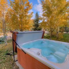 Beautiful Unit in Quiet Area with Shuttle to Slopes