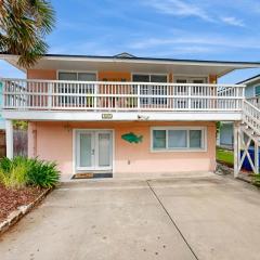 Sparkling Retreat Steps to Beach Fenced Backyard Snowbird Availability