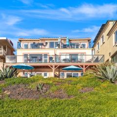 3009 Ocean St D Beautiful beachfront condo with deck