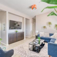 Roof Deck & Food Pods- Hawthorne Penthouse Retreat