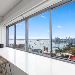Studio in Elizabeth Bay with City Views