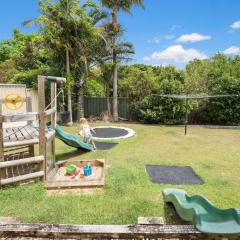 The Wreck Room, 6 Flannel Flower Fairway - fantastic house filled with activities for all