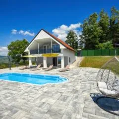 Amazing Home In Klanjec