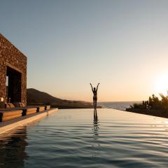 Ormus Villa - Beachfront Sanctuary Blending with Earth, Sun & Sea by etouri