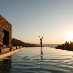 Ormus Villa - Beachfront Sanctuary Blending with Earth, Sun & Sea by etouri