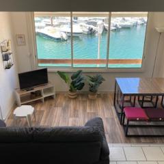 Duplex apartment facing the port
