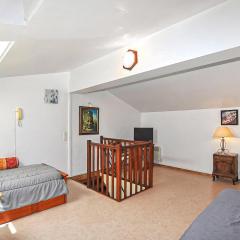 2 Bedroom Nice Home In Port Vendres - Flp294