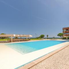 GuestReady - Sunny comfort with a balcony and pool