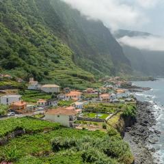 Coastal São Vicente Mountain & Sea View Hideaway with Free Parking