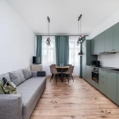 Nawrot Comfort Apartment by BookingHost