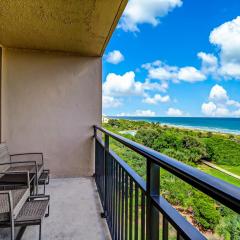 Renovated 3rd-floor condo with oceanfront balcony, AC & outdoor pool