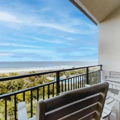 Oceanfront condo with balcony, water views, AC & outdoor pool