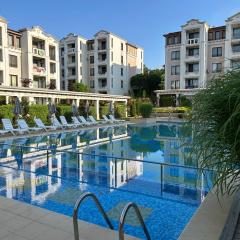 Дизайнерско студио ,Смокиня,Созопол,5 звезден затворен комплекс,4 басейна,1ва линия море