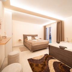 Desiree Luxury House- vasca idromassaggio