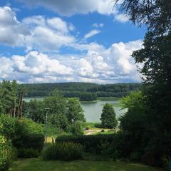 Klimatyczna chatka z widokiem na jezioro