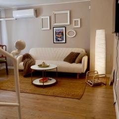 Hidden Courtyard Gem - House in Sofia Center