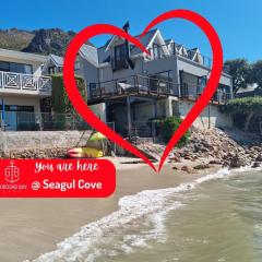'Seagul Cove', Private Villa on the beach, Sleeps 7