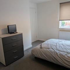 Corby Town Vacations Ensuite Rooms available for Couples & Singles Long & Short term Vacancy