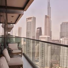 Luxury 49th Floor 2BR Corner Apt with Burj Khalifa View and Infinity Pool Access