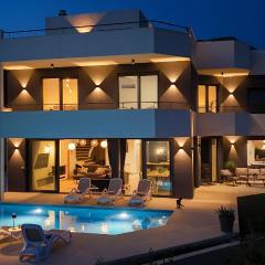 New, villa Bond Dubrovnik, beautiful sea view near beach with heated pool