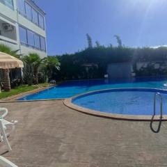 Appartement moderne proche de la plage avec piscine