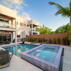 Elements Las Olas w Pool and Spa Near Beach