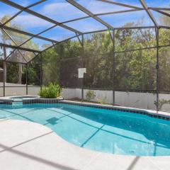 Upstay Home w Pool Hot Tub & Patio - Pet Friendly