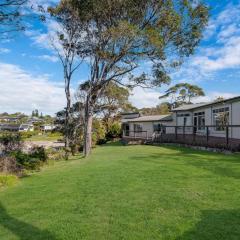 Oceanfront Beauty in Lilli Pilli